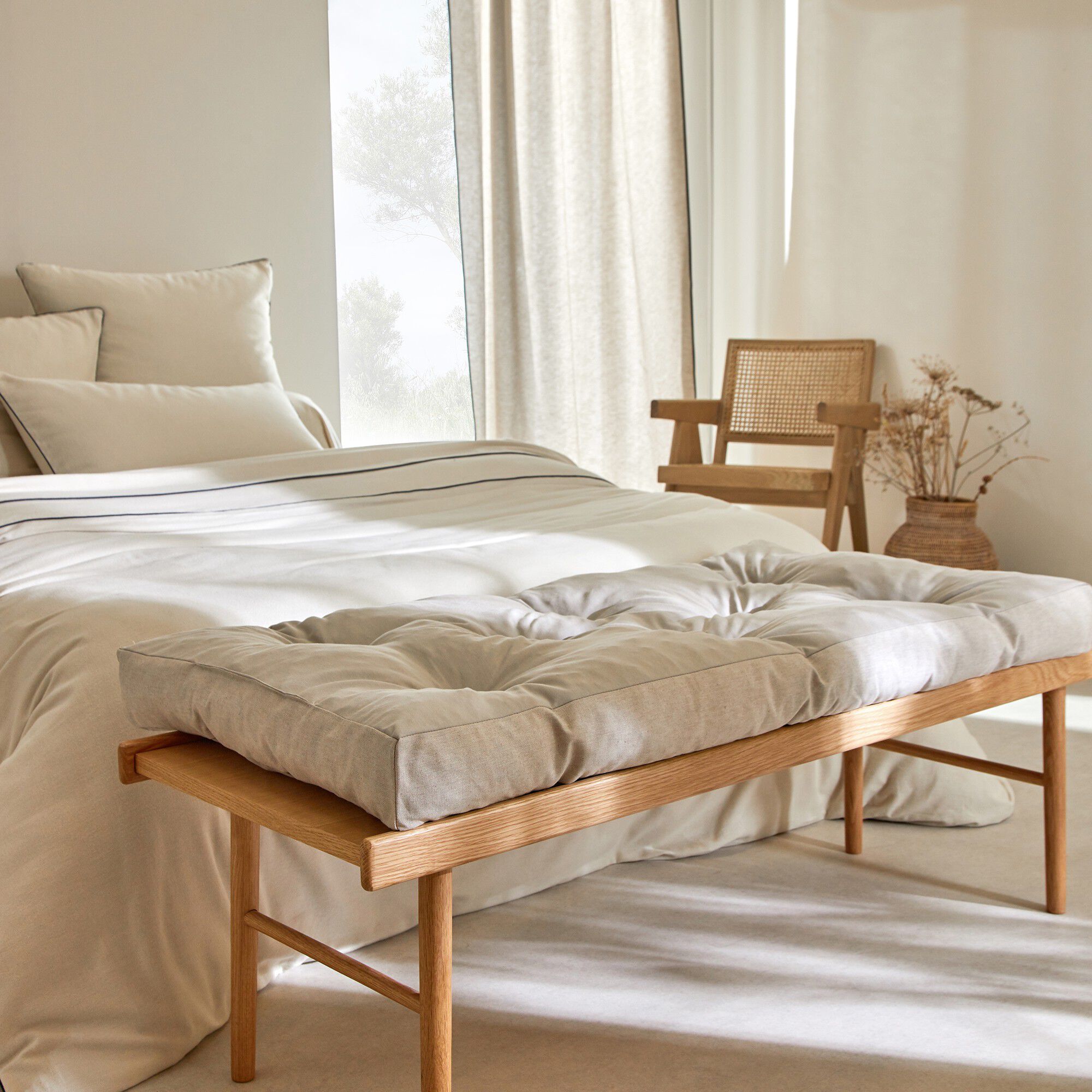 Long coussin de sol, collection 