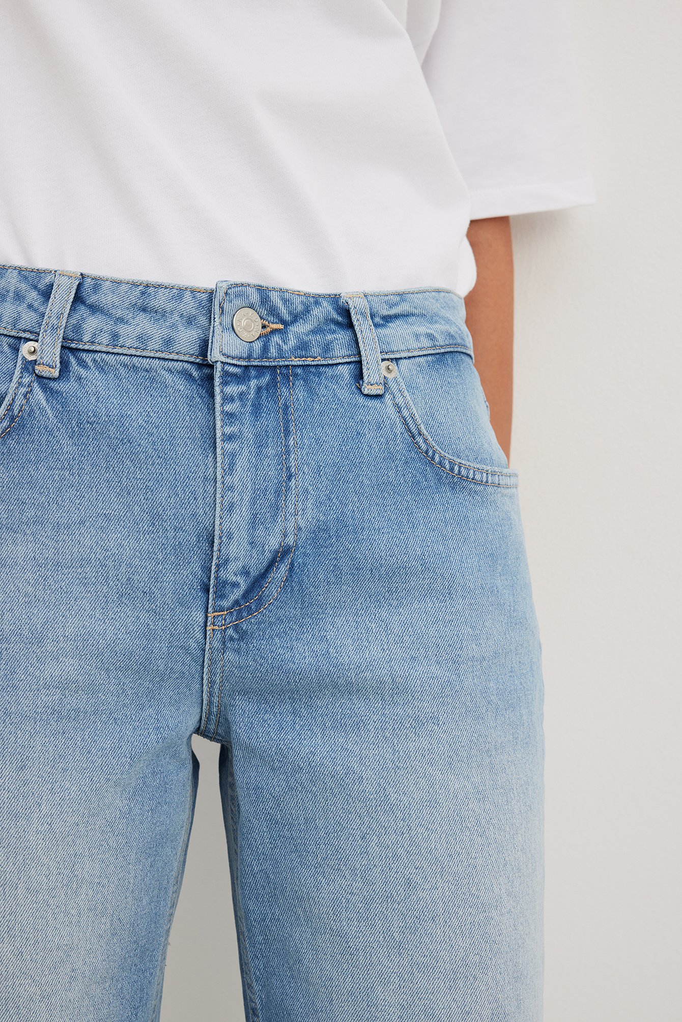 Gerade Jeans mit mittelhoher Taille