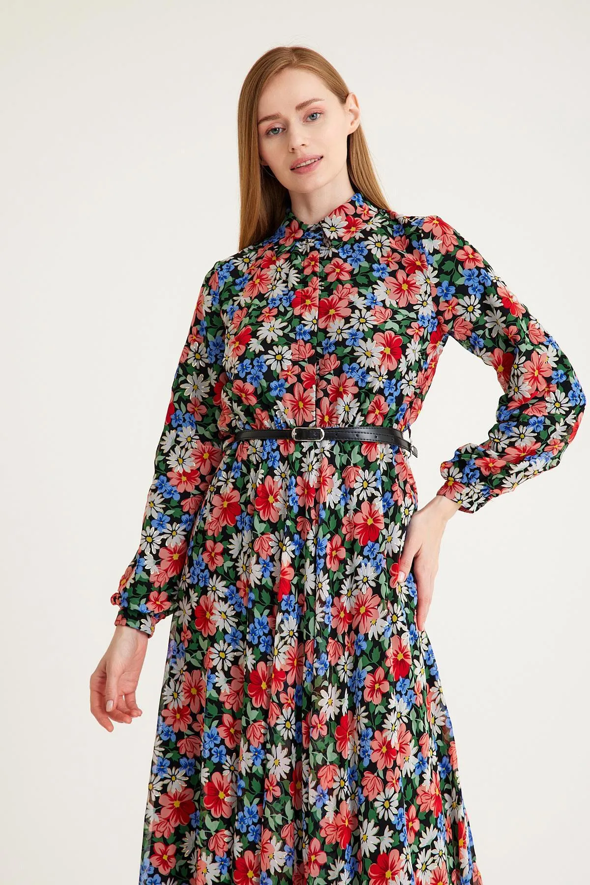 Olcay  Gemustertes Chiffonkleid - MERCAN 9619-EY mit geraffter Taille und Gürtel-Accessoires
