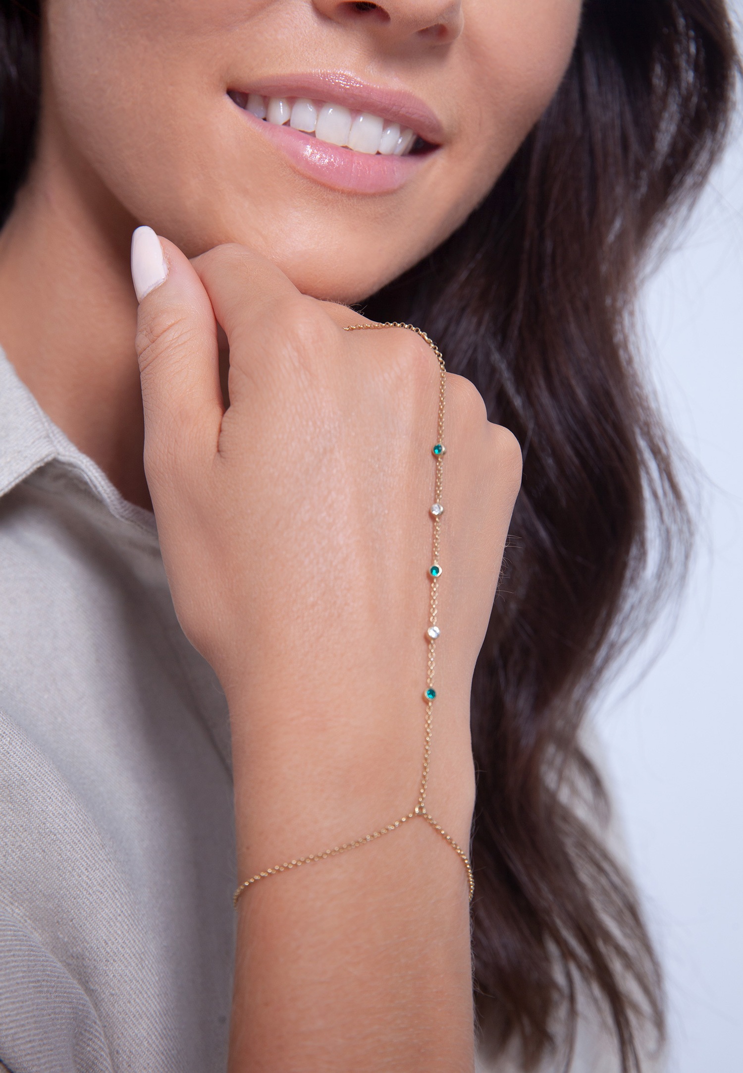 Accesorio de cadena para la mano Elli para mujer, brillante con cristales, en plata de ley 925 chapada en oro.