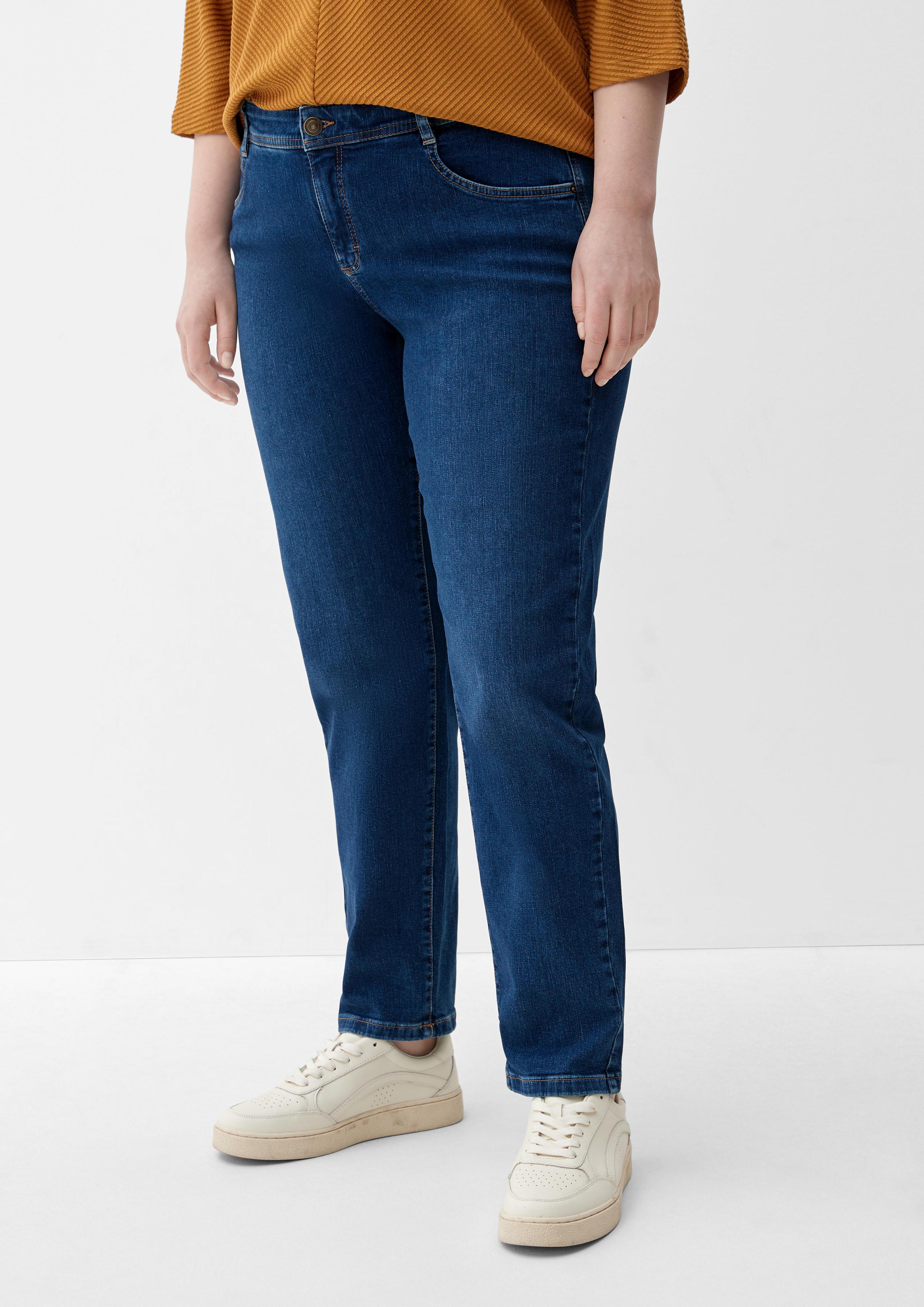 Jeans / Curvy Fit / Mid Rise / Straight Leg  2132018-57Z5
