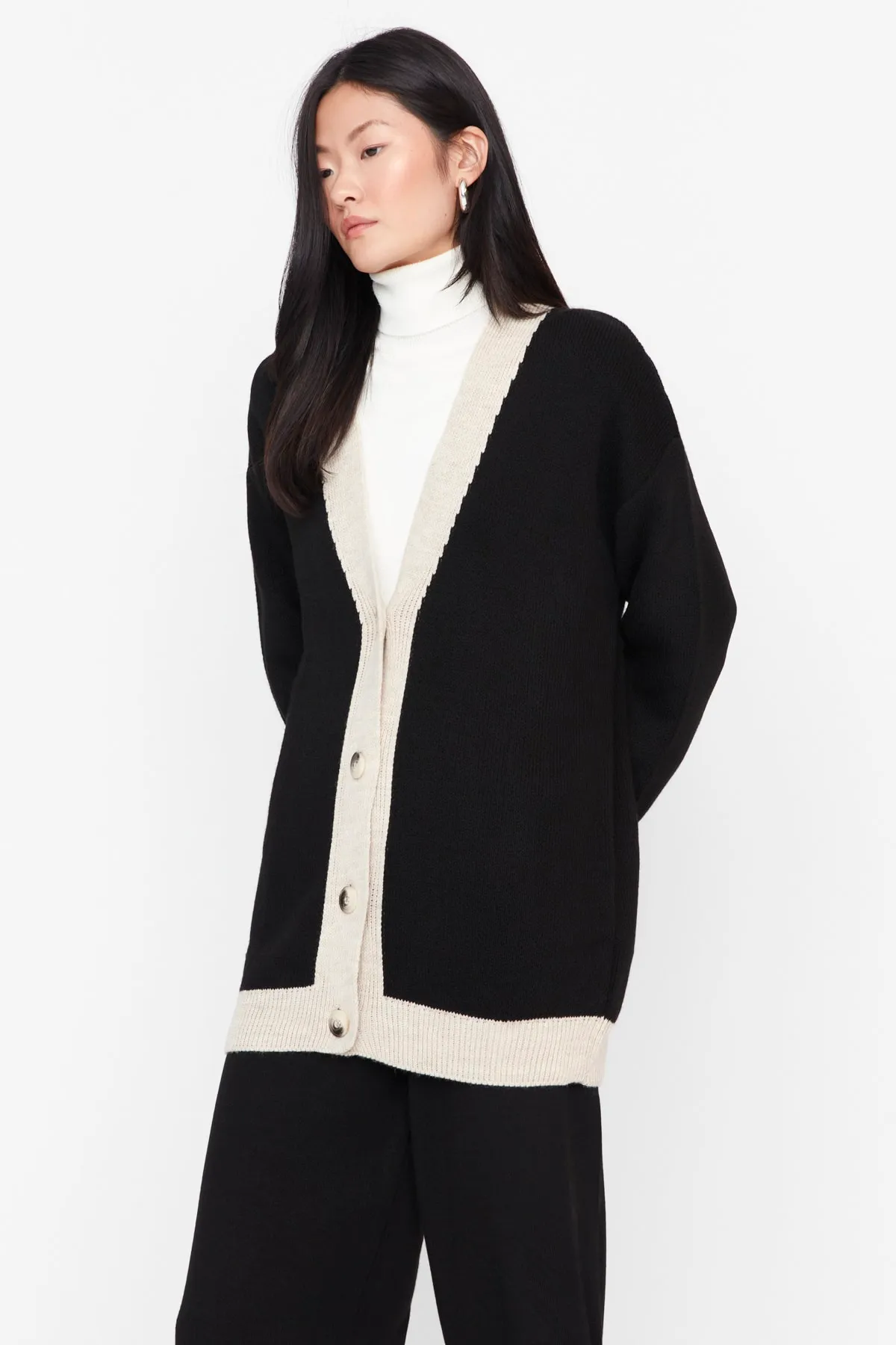 Trendyol Modest  Strickset mit Cardigan und Hose in Steinoptik mit Streifendetail TCTAW22AU0156