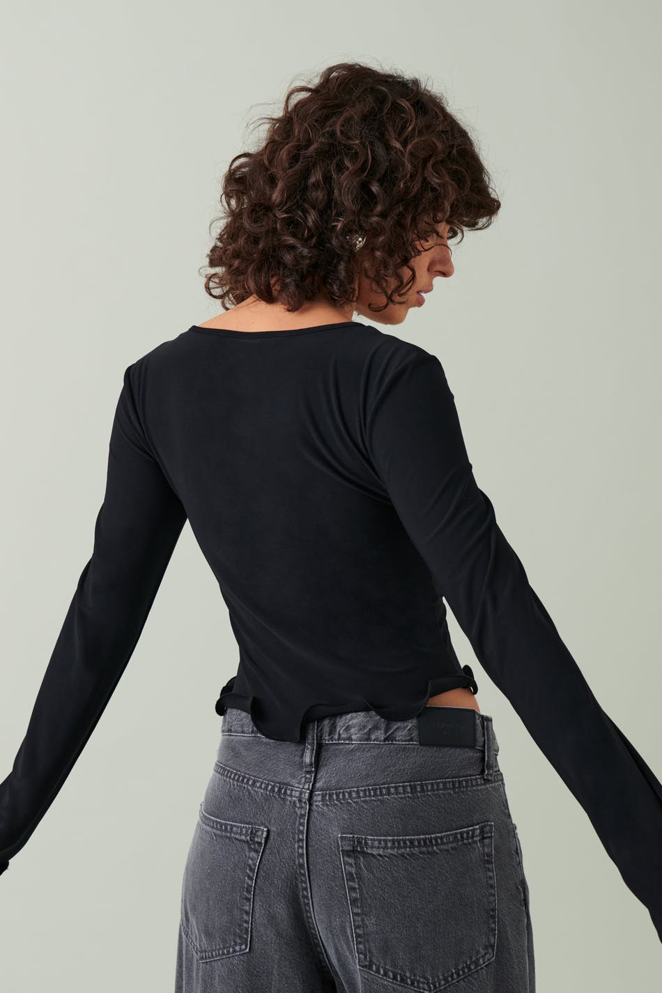 Wire ruffle top