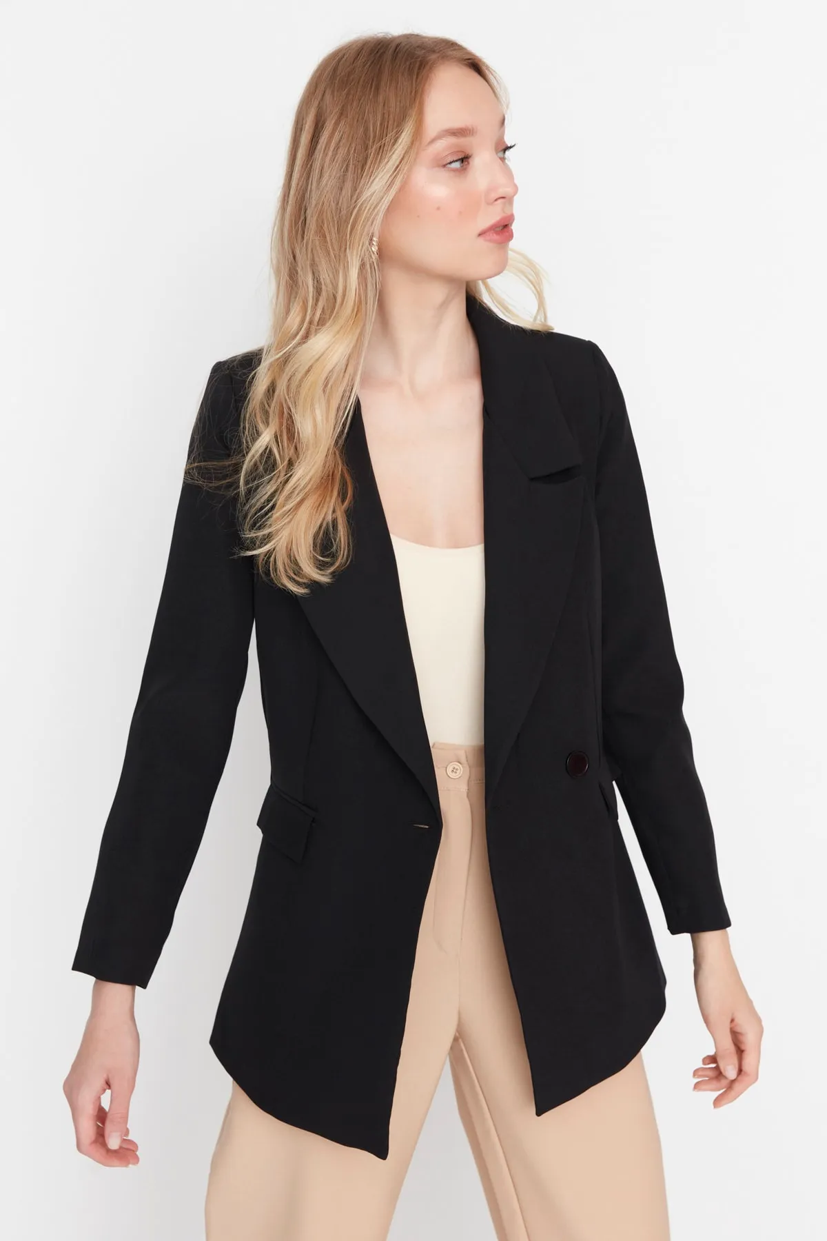 Trendyol Collection  Schwarzer, normal gefütterter, zweireihiger, gewebter Blazer mit Verschluss TWOSS20CE0059