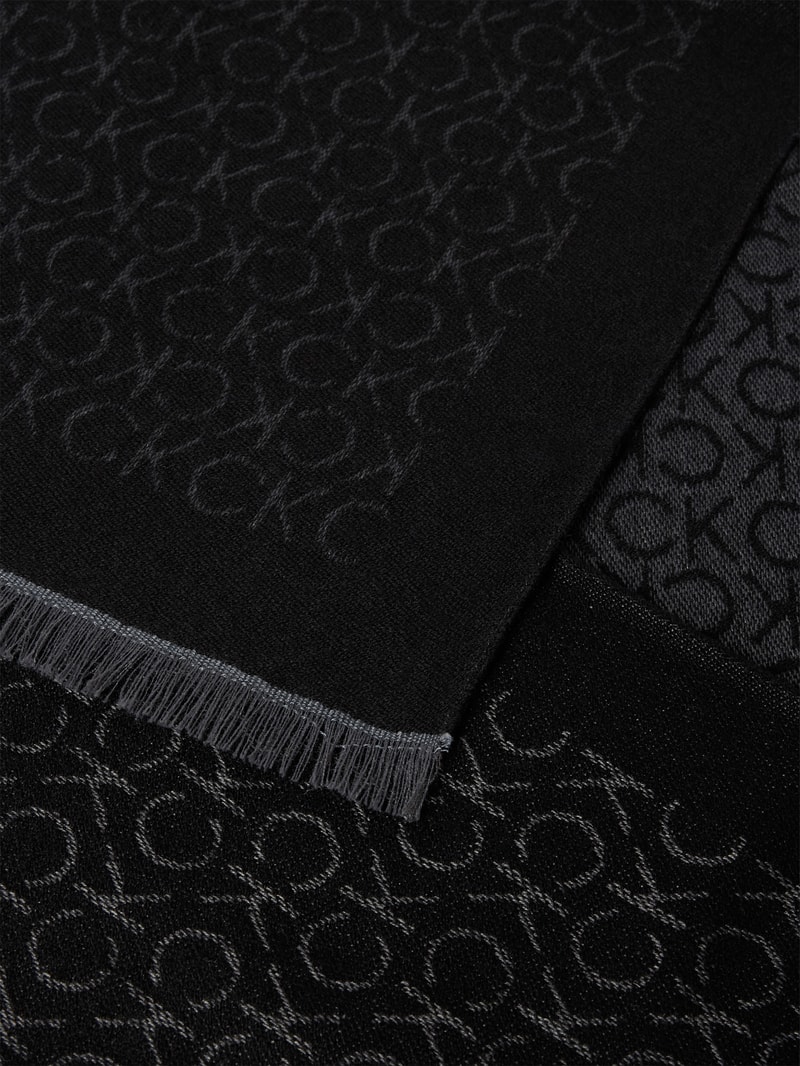 Schal mit Allover-Label-Stitching in schwarz