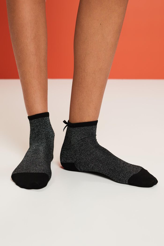 Glitzersocken mit Bindeschleifen