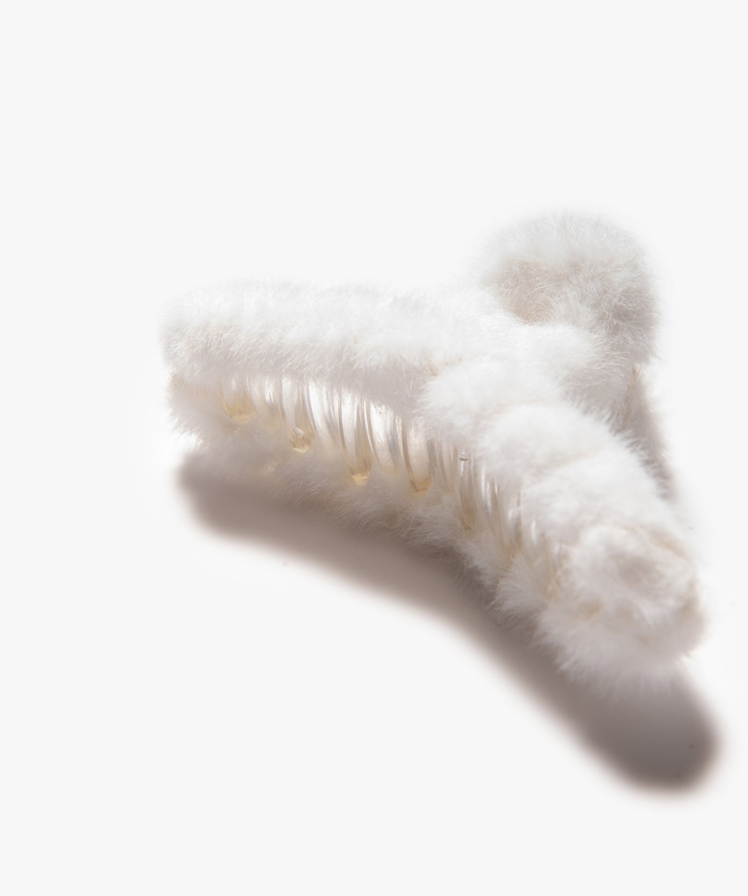 Pince femme forme crabe en maille peluche ecru | GEMO