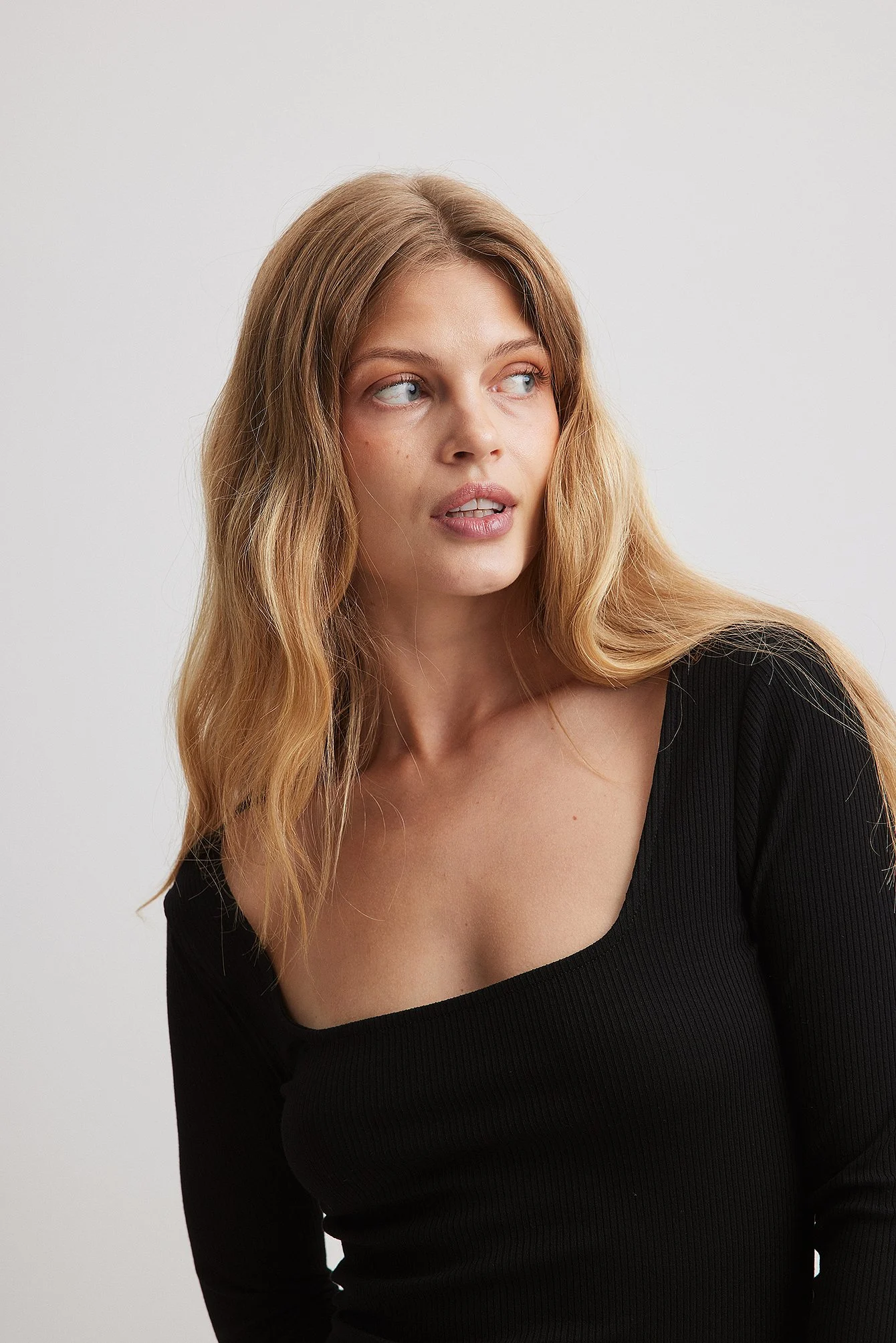Kleid mit Schlitz