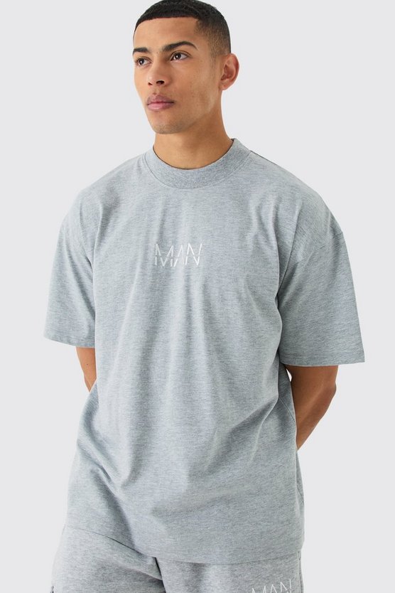 Oversize Man T-Shirt & Cargo-Shorts