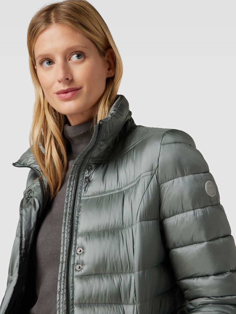 Steppjacke mit Kapuze in lindgrün