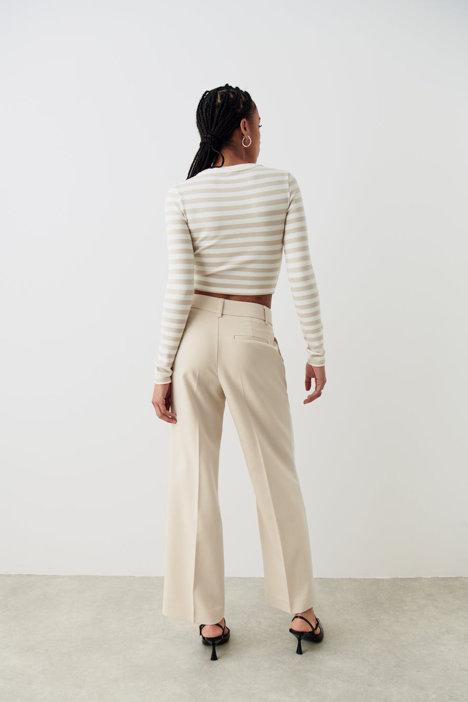 Low waist trousers