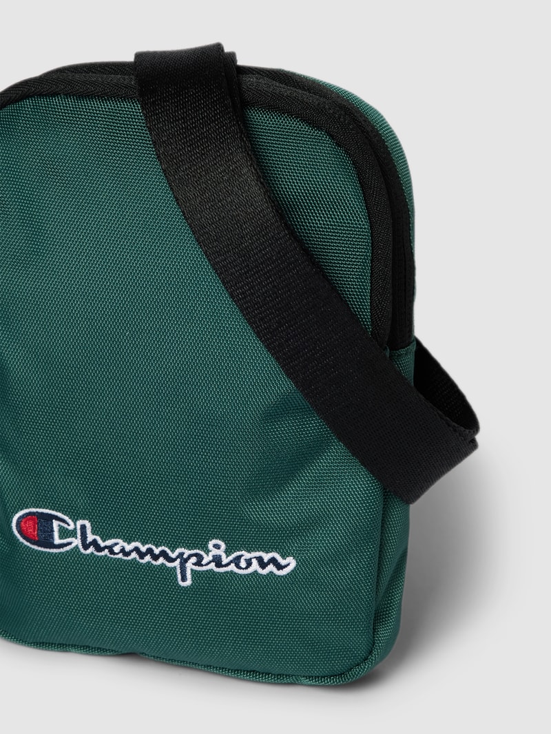 Umhängetasche mit Label-Stitching Modell 'Small Shoulder Bag' in bottle