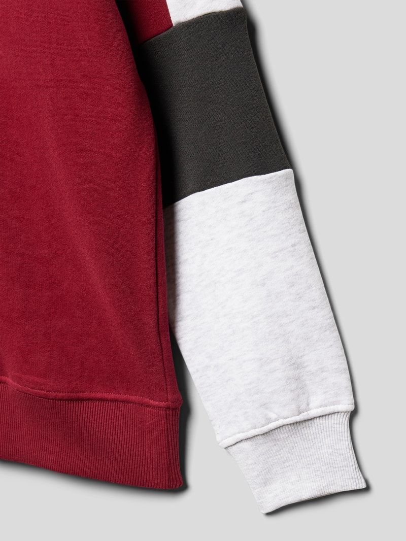 Sweatshirt im Colour-Blocking-Design in rot