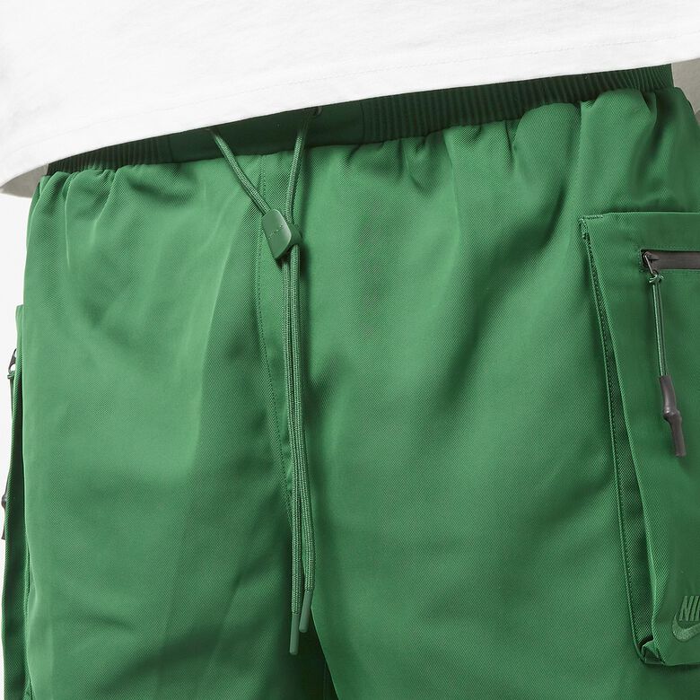 NIKE Sportswear Tech Pack Woven Utility Short fir/black/fir