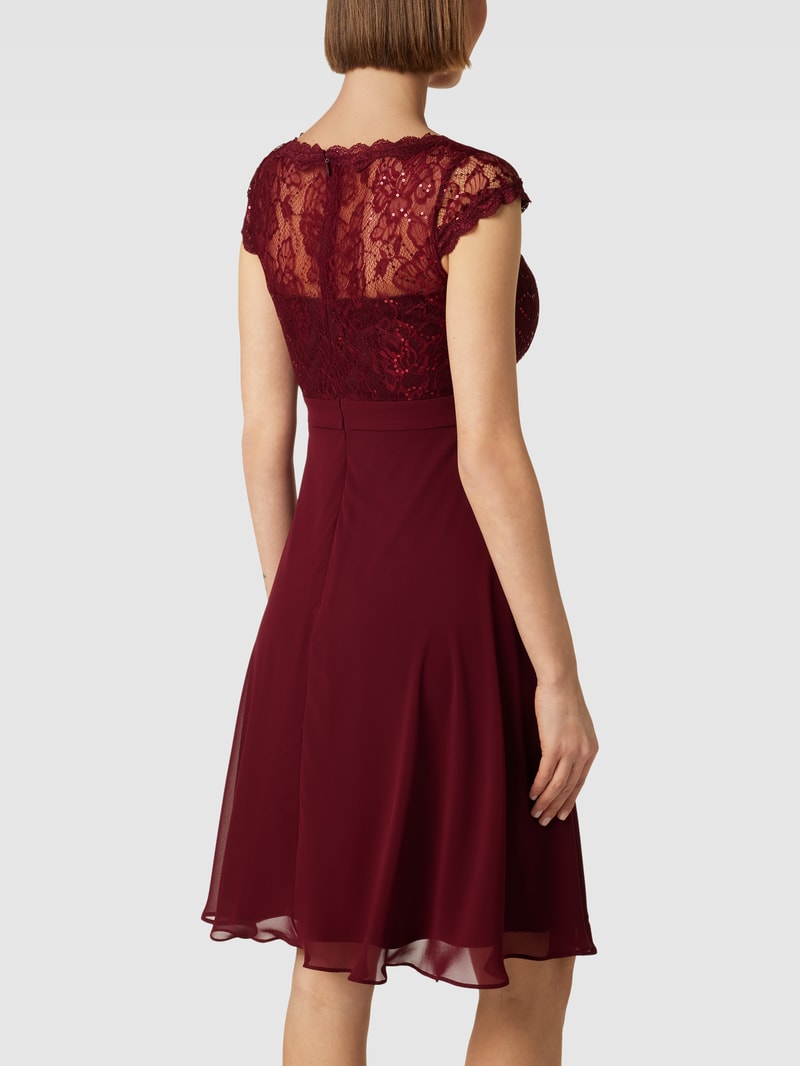 Cocktailkleid mit Häkelspitze-Besatz in dunkelrot