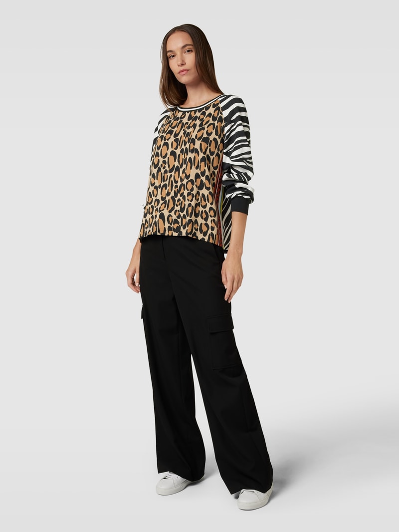 Bluse mit Allover-Print in schwarz