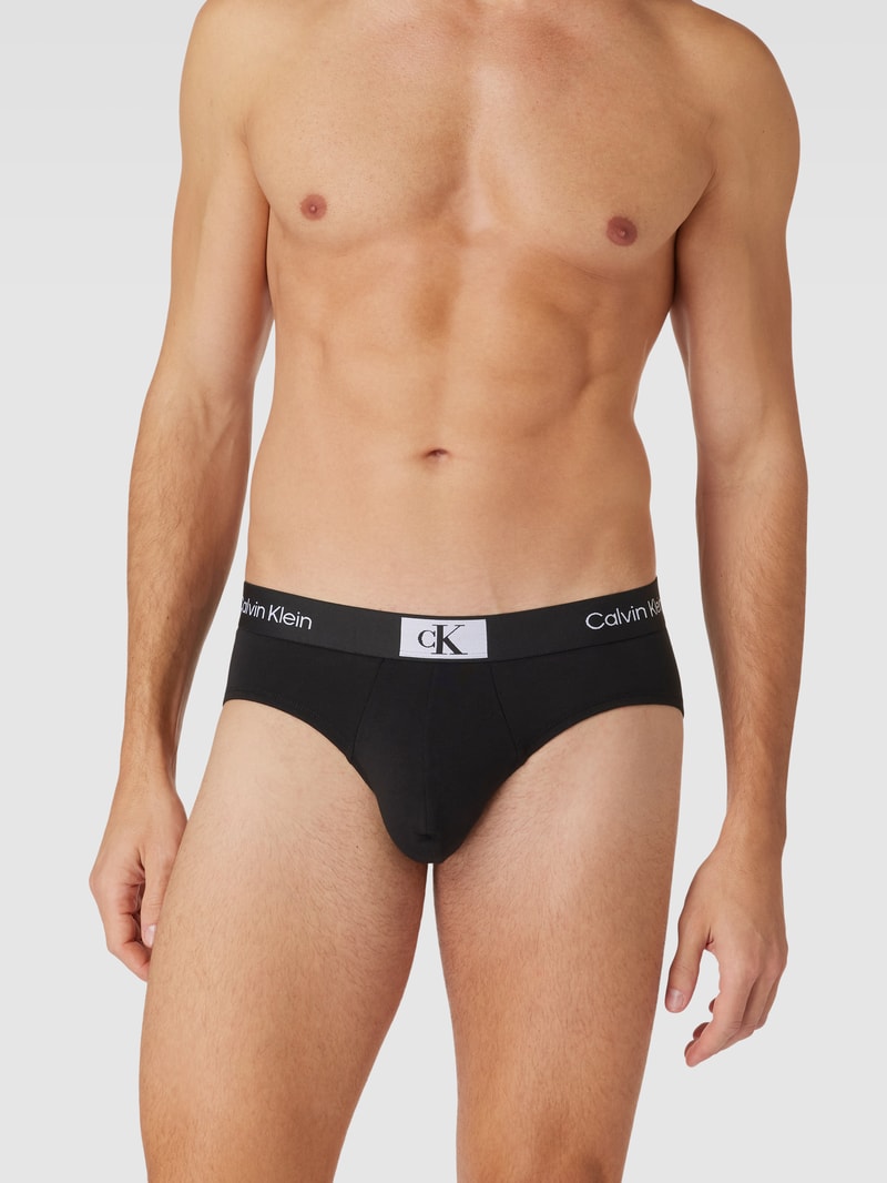 Slip mit Label-Detail in schwarz