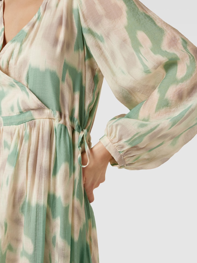 Midikleid mit V-Ausschnitt in hellgrün