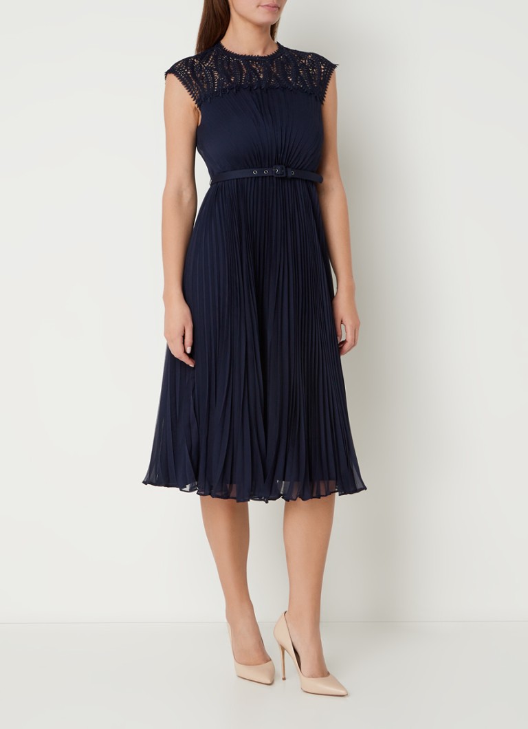 Vestido midi Makaela Phase Eight con pliegues y cinturón.