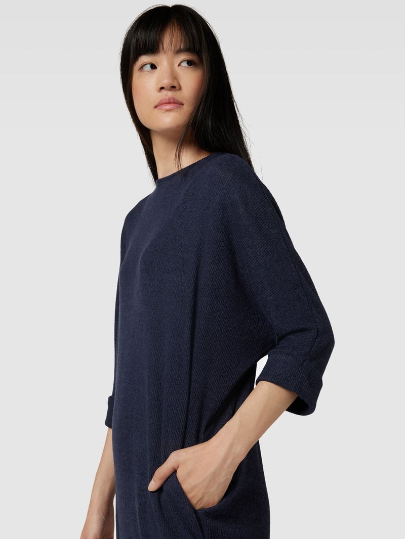 Strickkleid aus Viskose-Mix mit Rundhalsausschnitt in marineblau