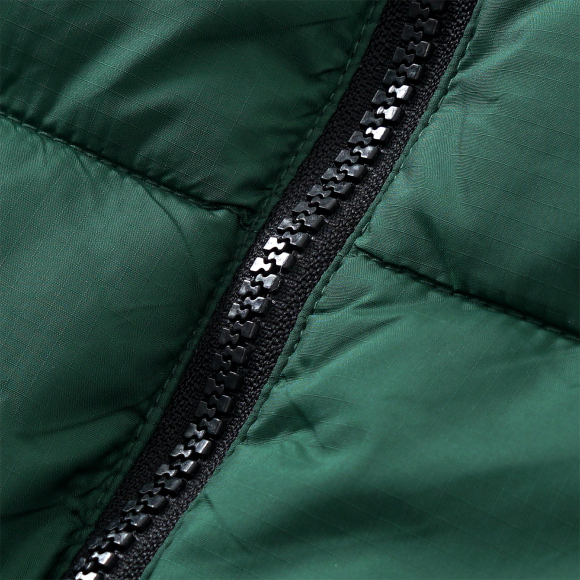 Jungen Winterjacke im zweifarbigen Look