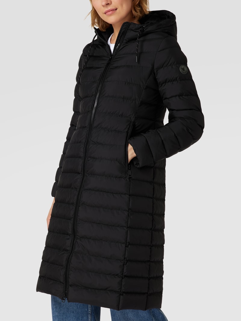 Steppmantel mit Label-Patch in schwarz