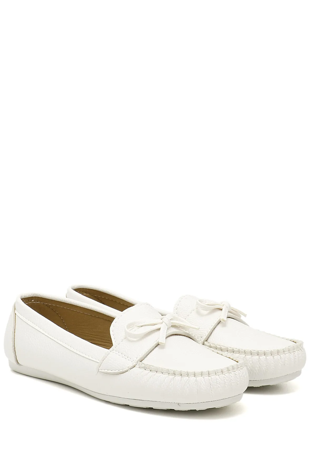 GÖNDERİ(R)  Weiße Ballerinas für Damen mit runder Spitze und flacher Sohle und Schleife 30100