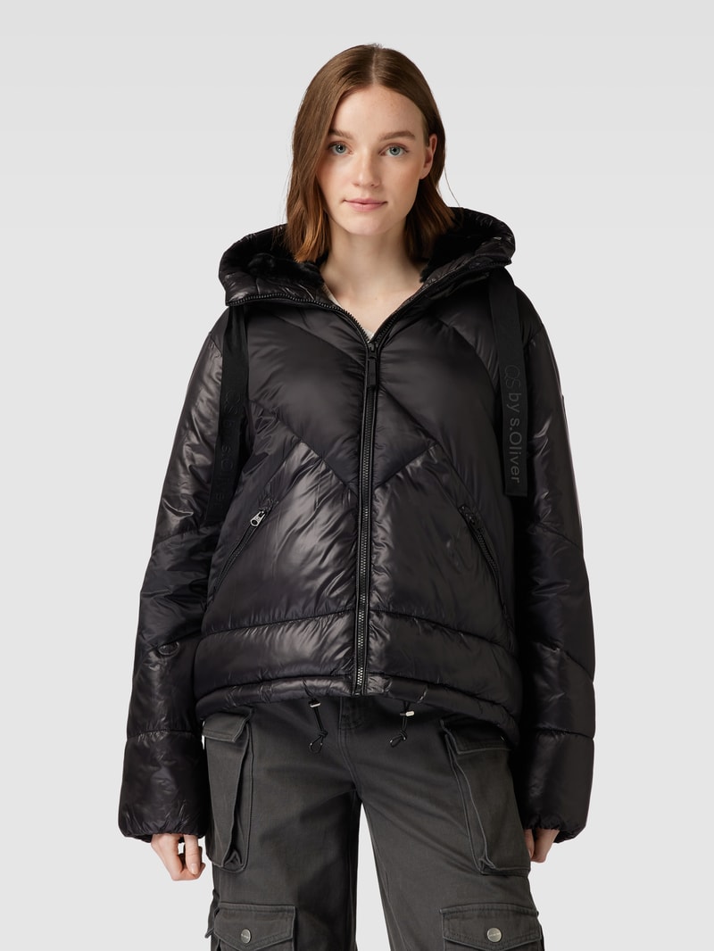 Steppjacke mit Reißverschlusstaschen in schwarz