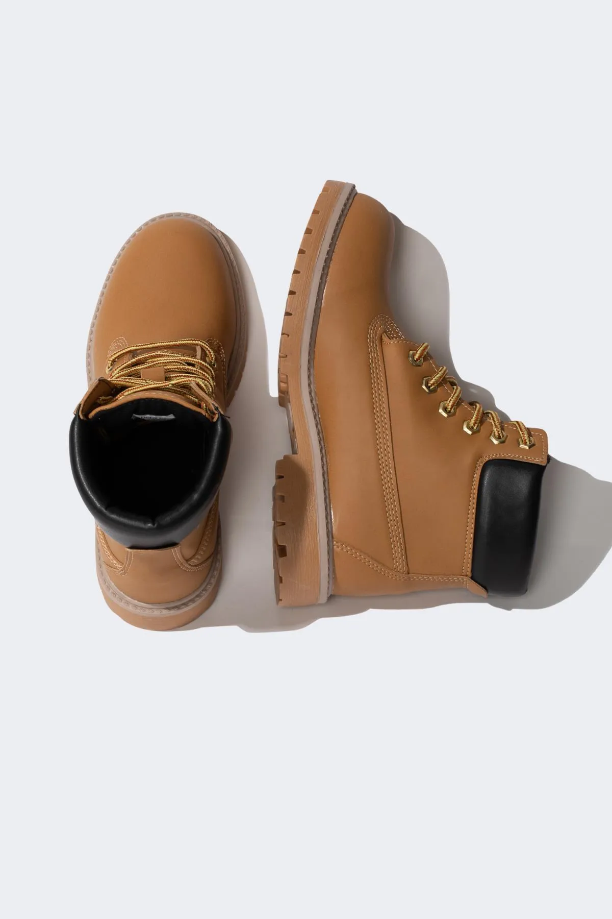 DeFacto  Jungen Stiefel aus Kunstleder mit gezackter Sohle B8341a823wn