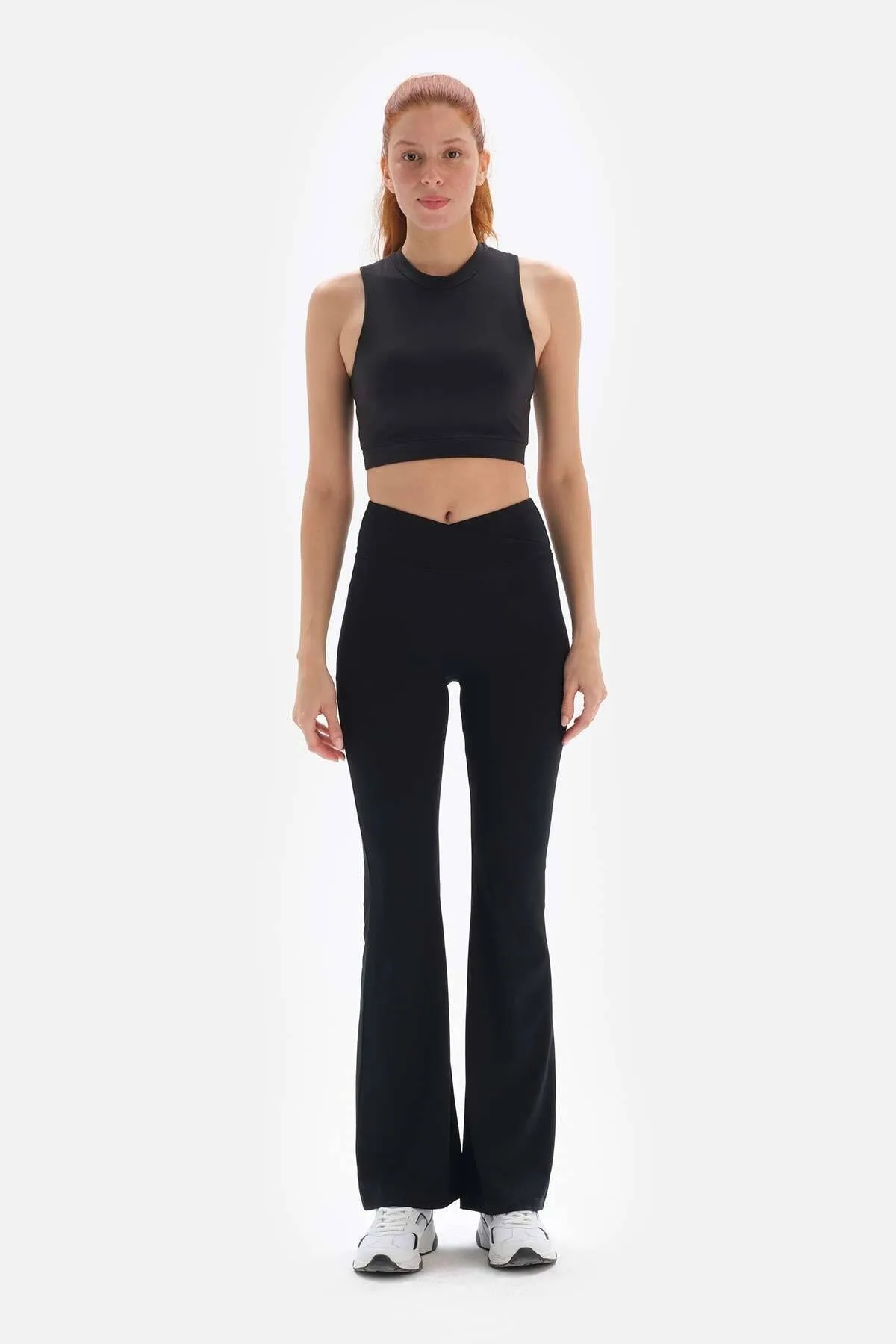 Dagi  Schwarzer Damen-Sport-BH mit Fenster hinten