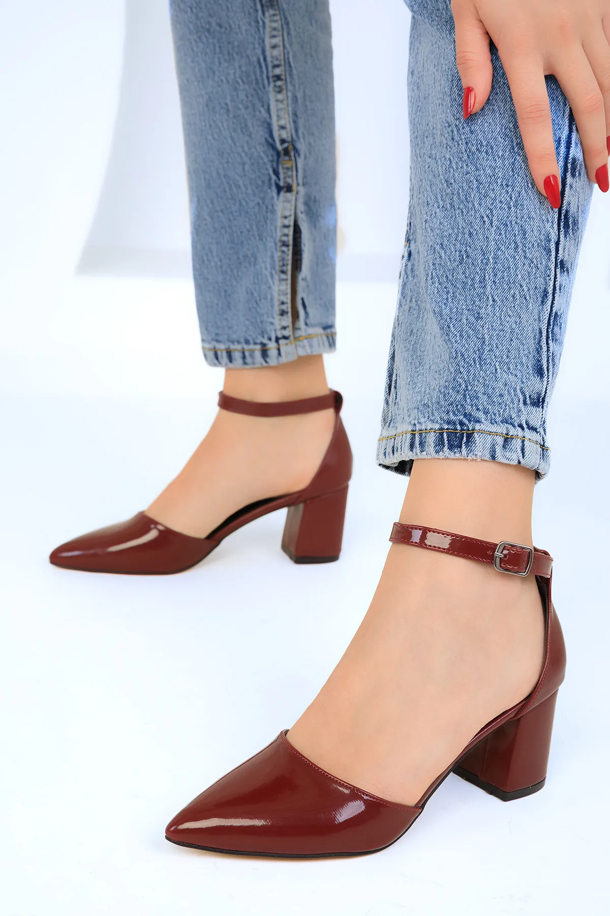 SOHO  Weinrote Lacklederschuhe für Damen mit klassischem Absatz 16823