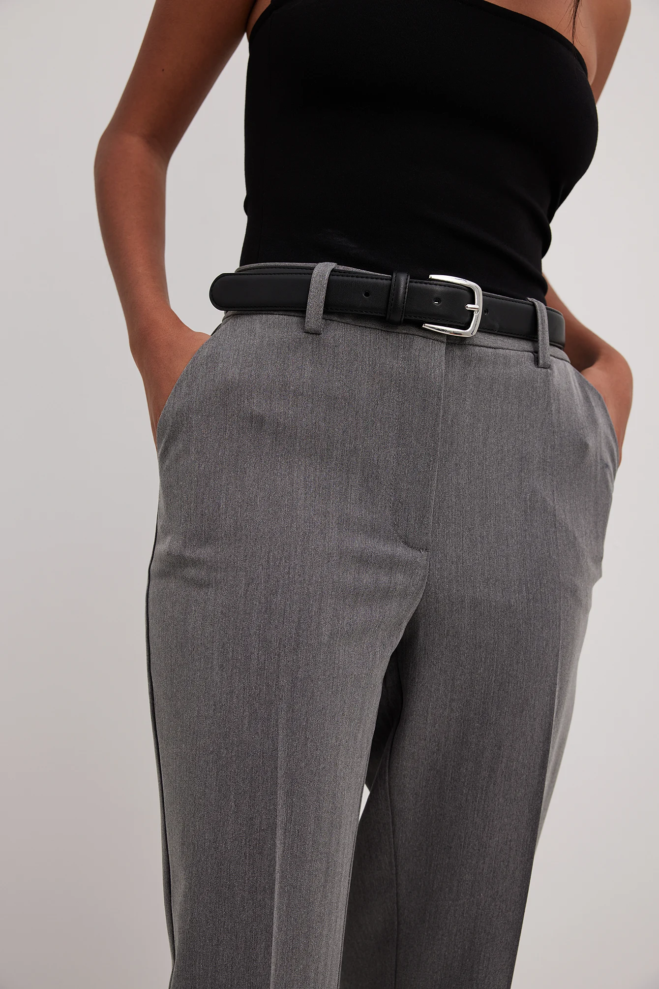 Schwere cropped Anzughose mit hoher Taille