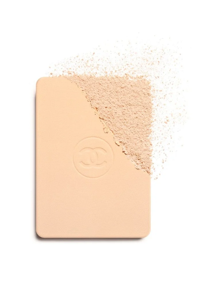 Fond de ten compact CHANEL de lungă durată, ultra-confortabil, cu un finisaj perfect – reumplere