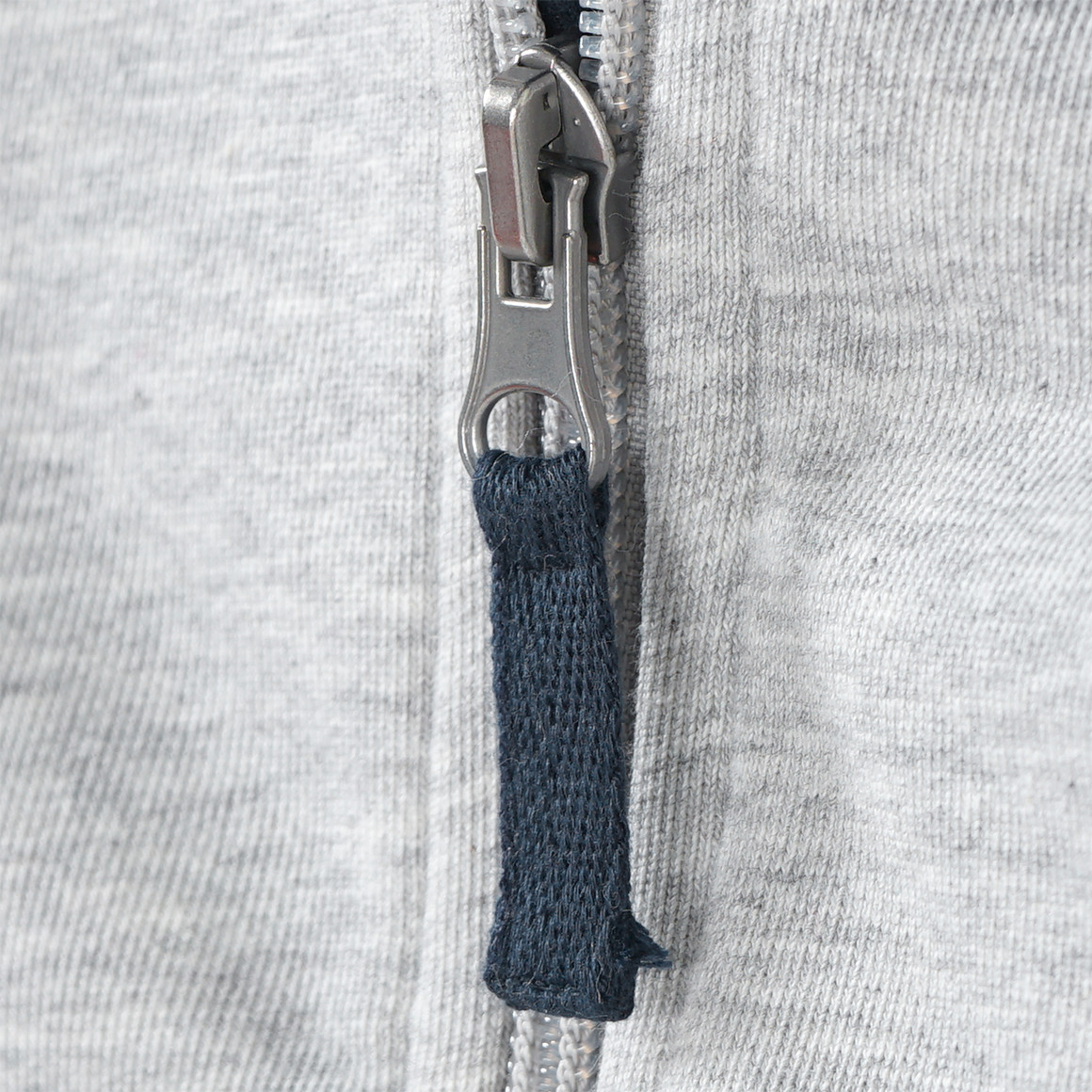 Jungen Sweatjacke mit bunten Streifen