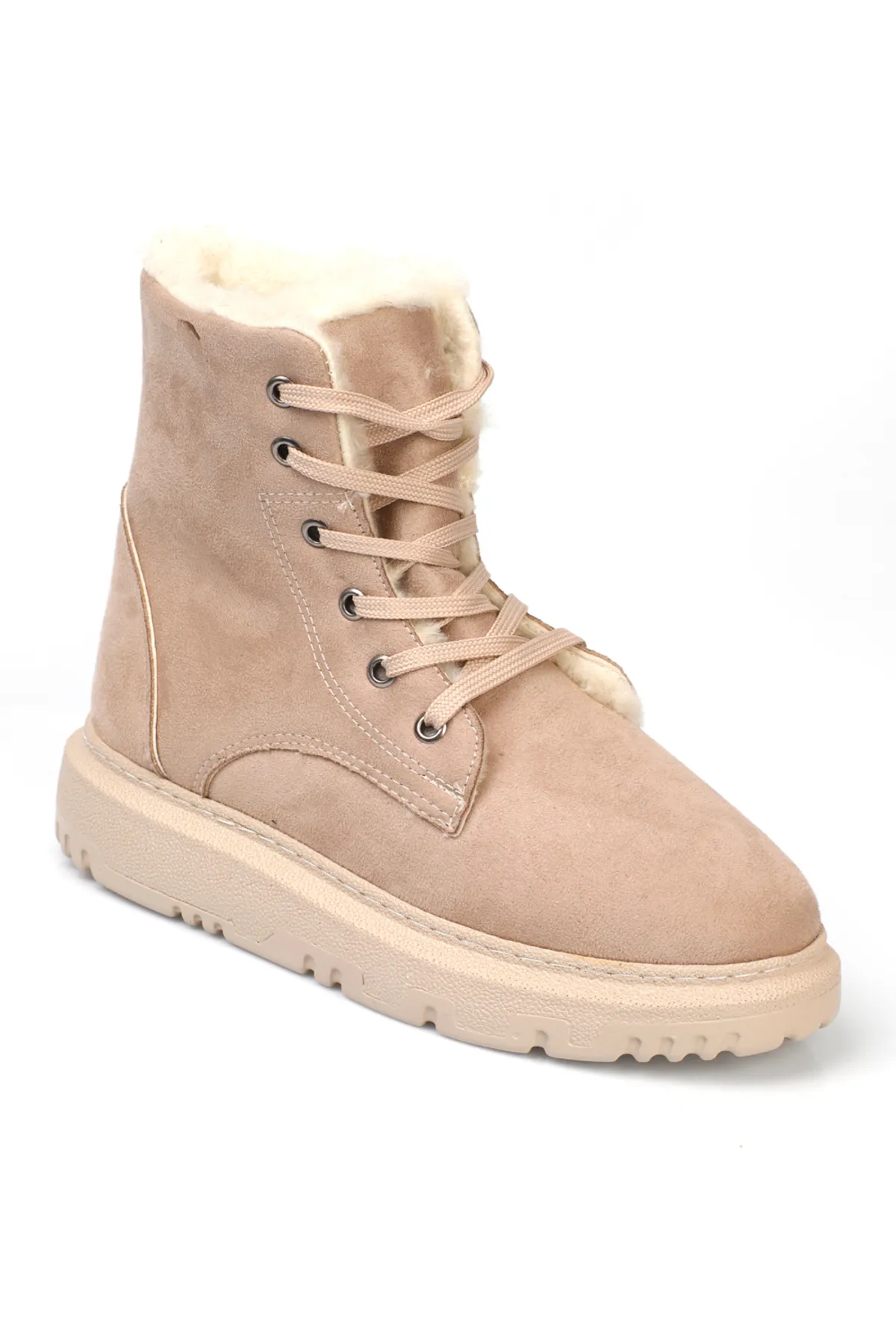 Capone Outfitters  Damenstiefel aus Lammfell mit runder Zehenpartie
