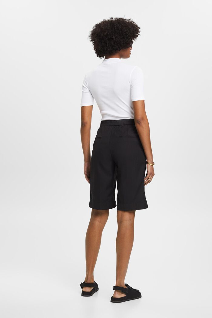 Bermudashorts mit hohem Bund