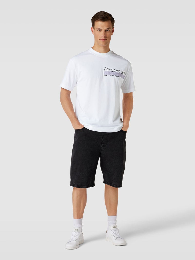 T-Shirt aus Baumwolle mit Label-Print in weiss