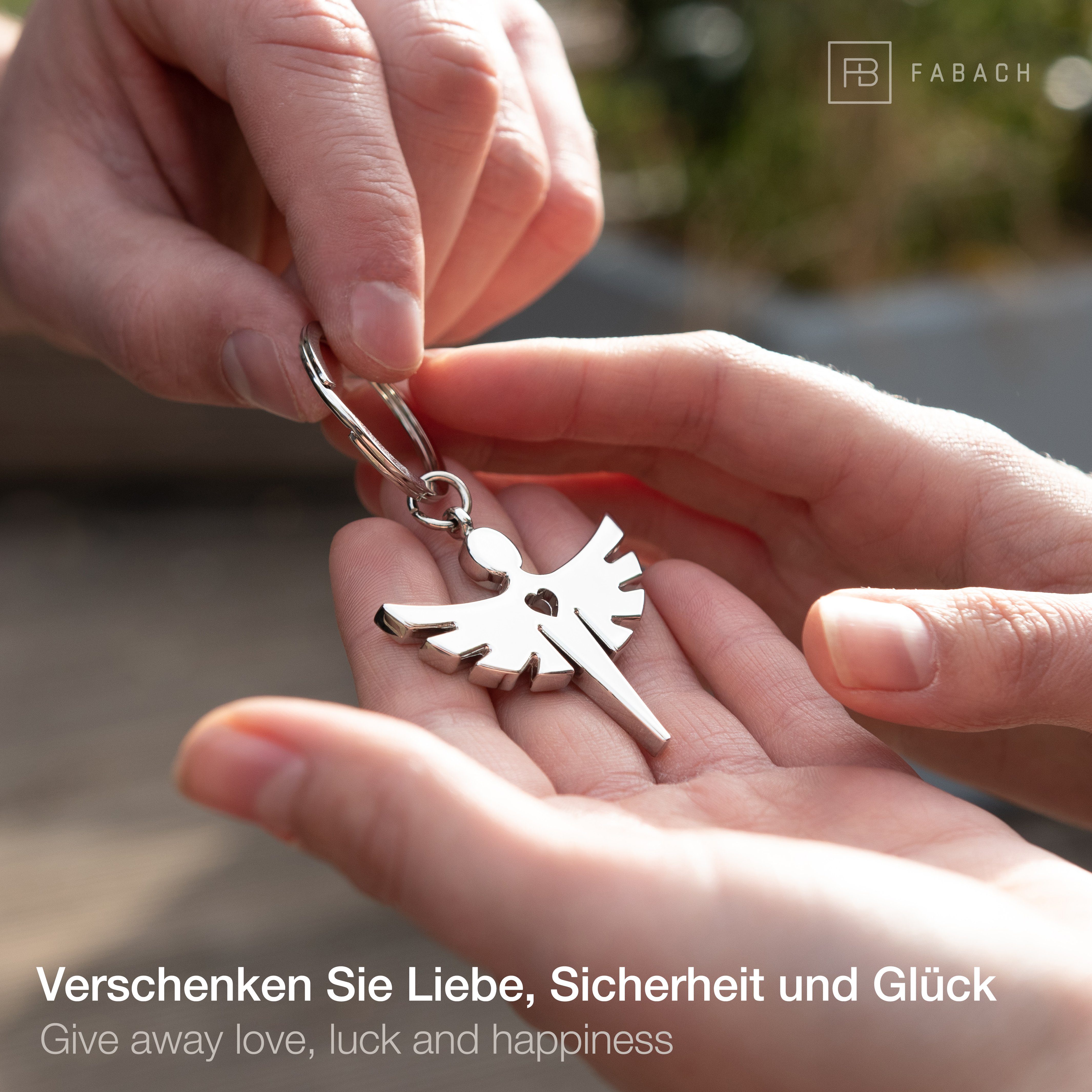 FABACH Schlüsselanhänger Schutzengel Fabiel mit Herz - Engel Anhänger aus Metall