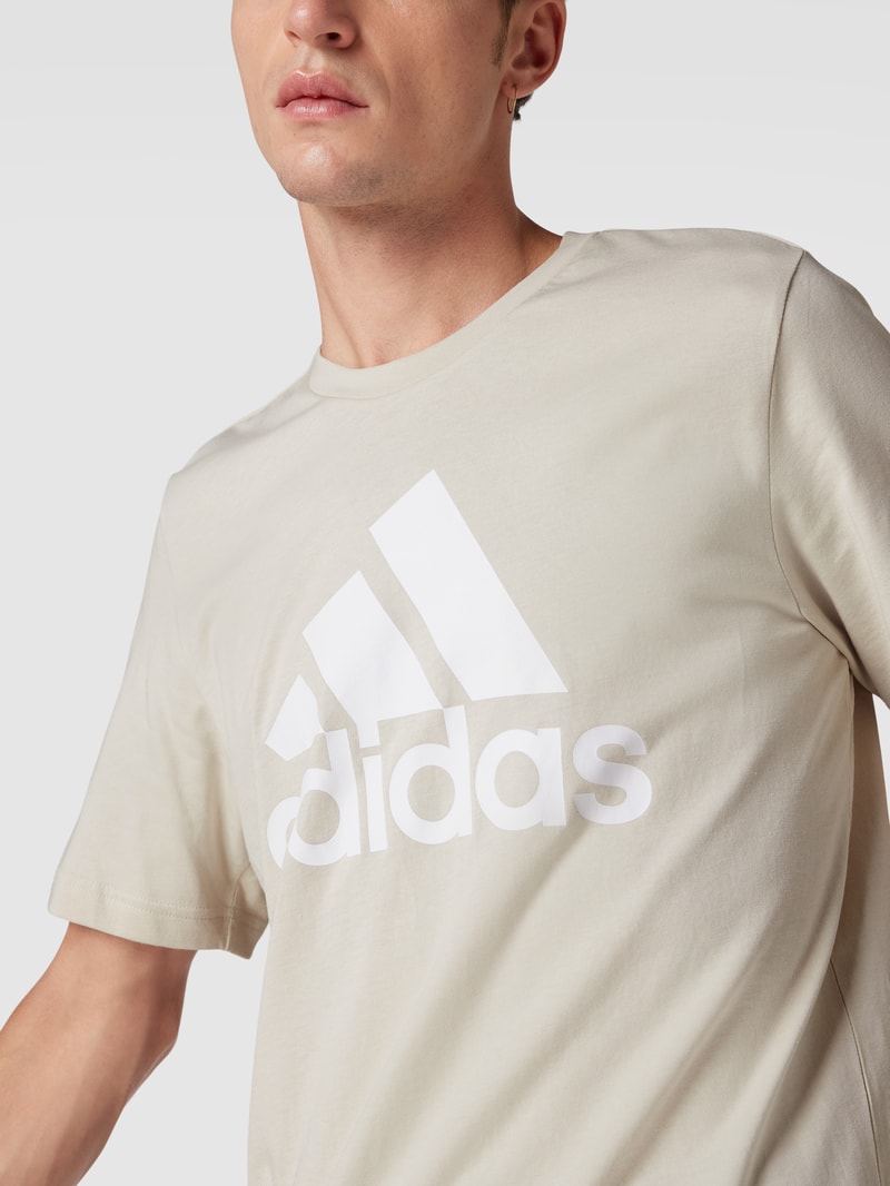 T-Shirt mit Label-Print in sand