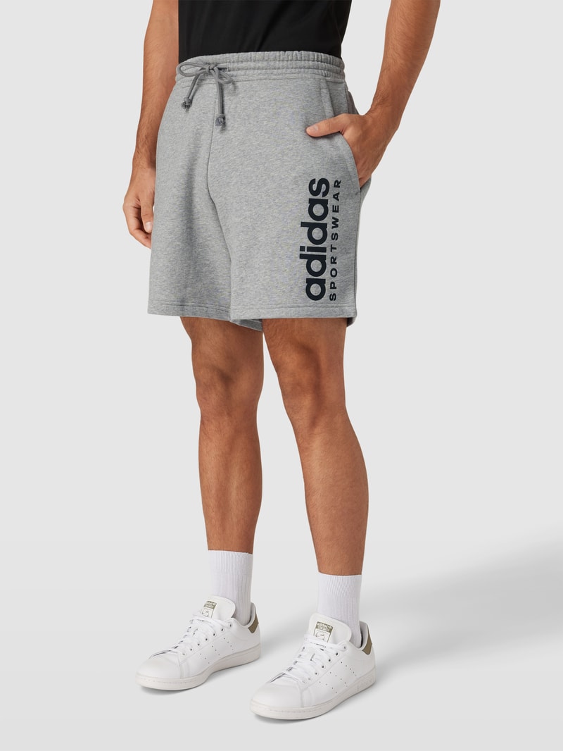 Sweatshorts mit Label-Details in mittelgrau meliert