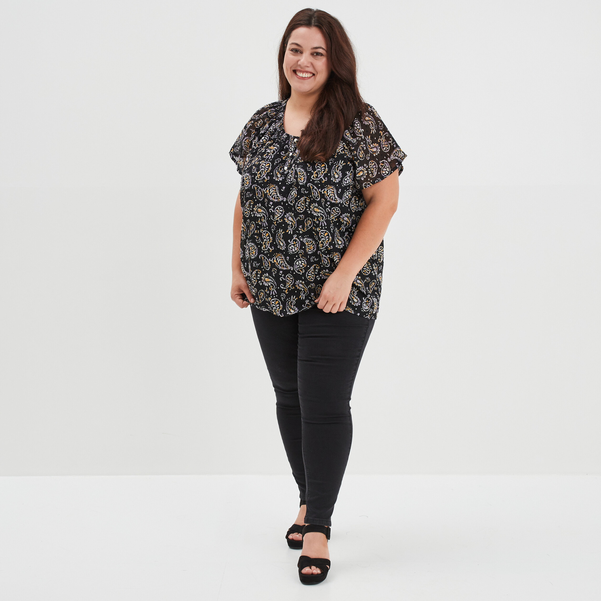 Blouse plumetis manches courtes noir femme grande taille | La Halle