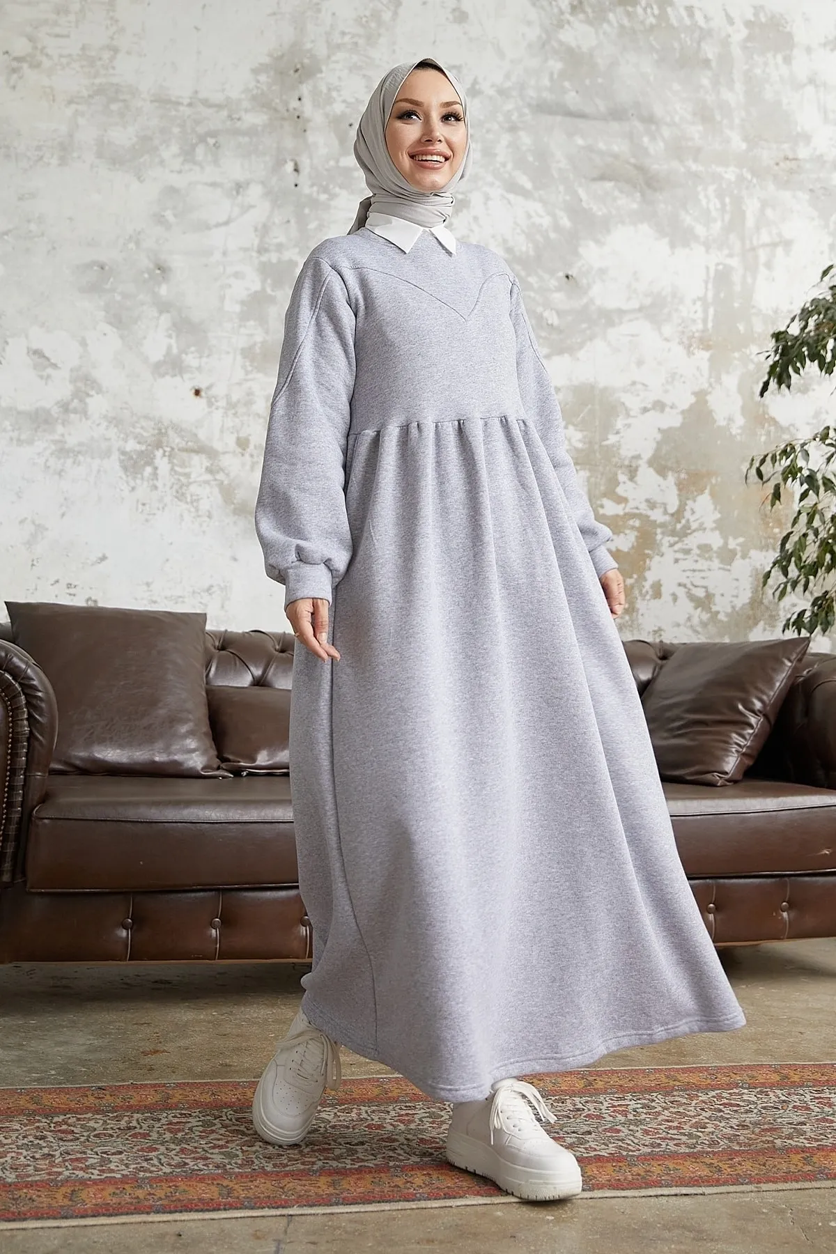 InStyle  Elenor Hijab-Kleid mit Ballonärmeln – Grau