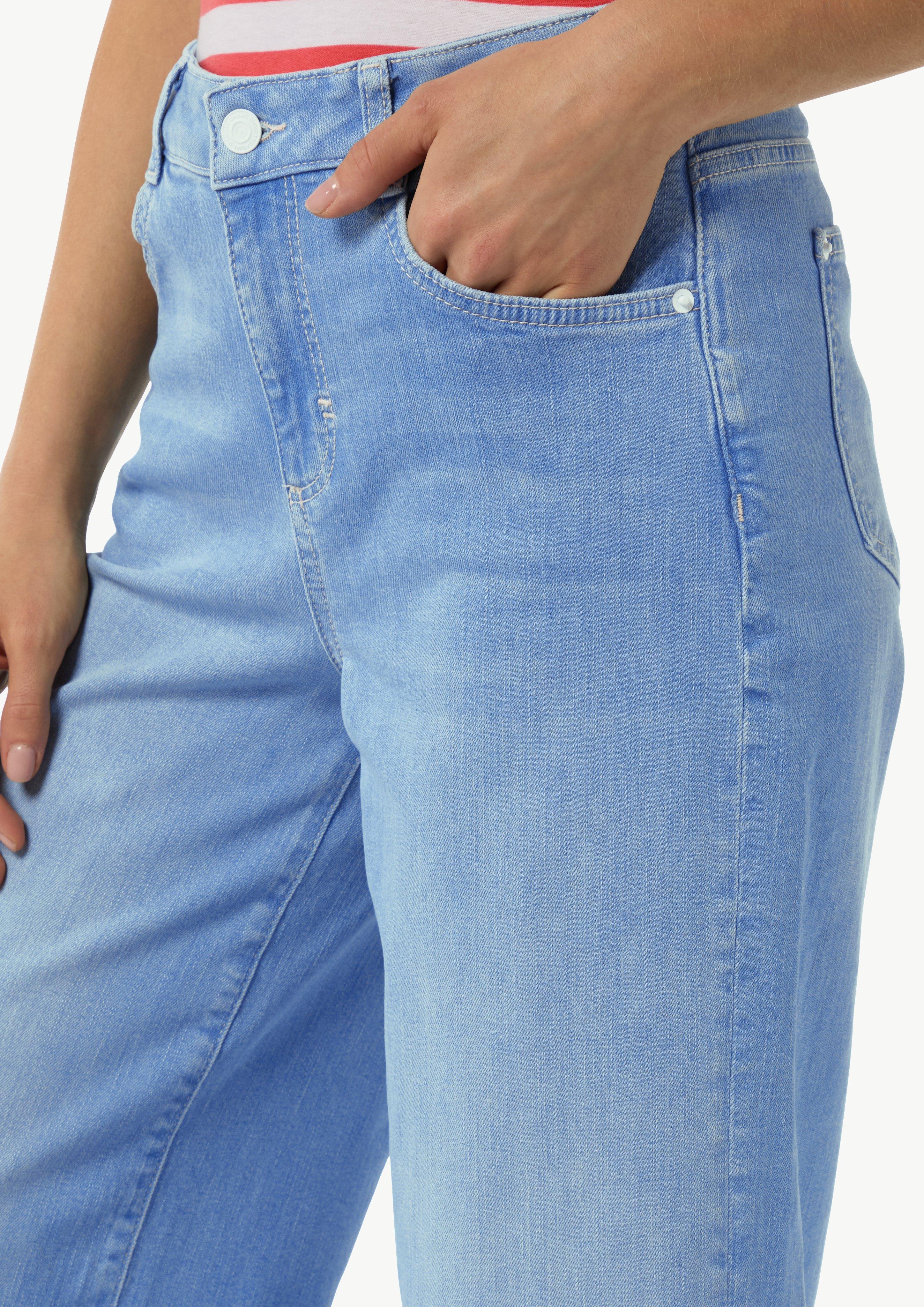 Verkürzte Jeans mit Wide Leg und ausgefranstem Saum - blau
