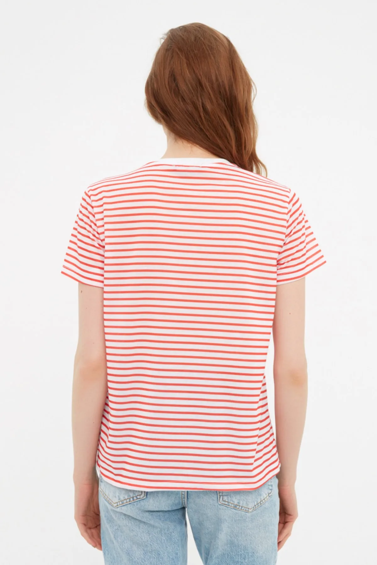Trendyol Collection  Rot gestreiftes Basic-Strick-T-Shirt TWOSS21TS0904