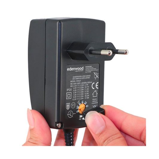 Adaptor universal EDENWOOD 3 la 12V - 27W
