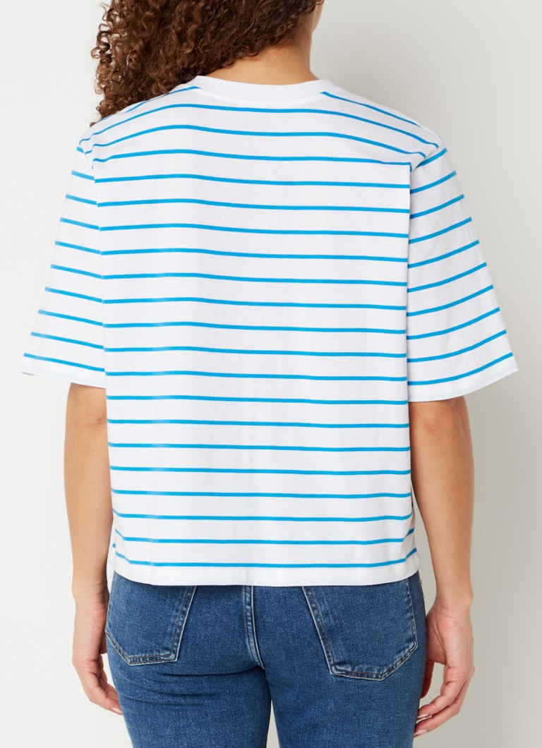 Tricou cu dungi și fluiere