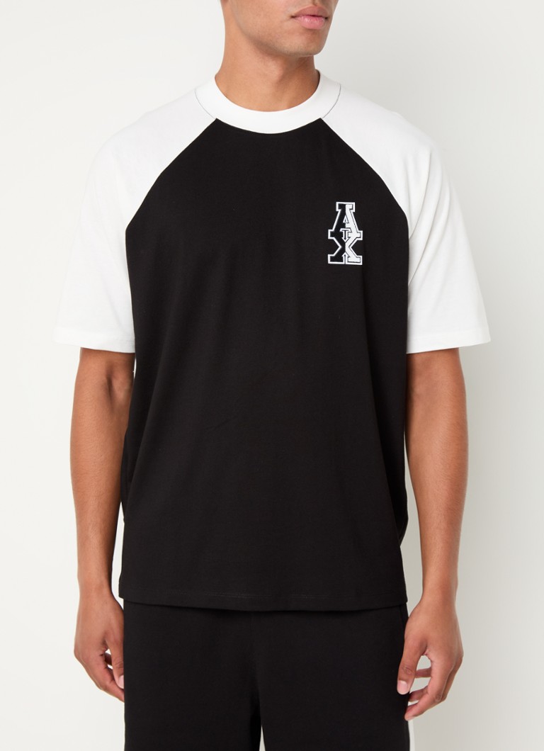 Tricou Armani Exchange cu logo confecționat din material elastic.