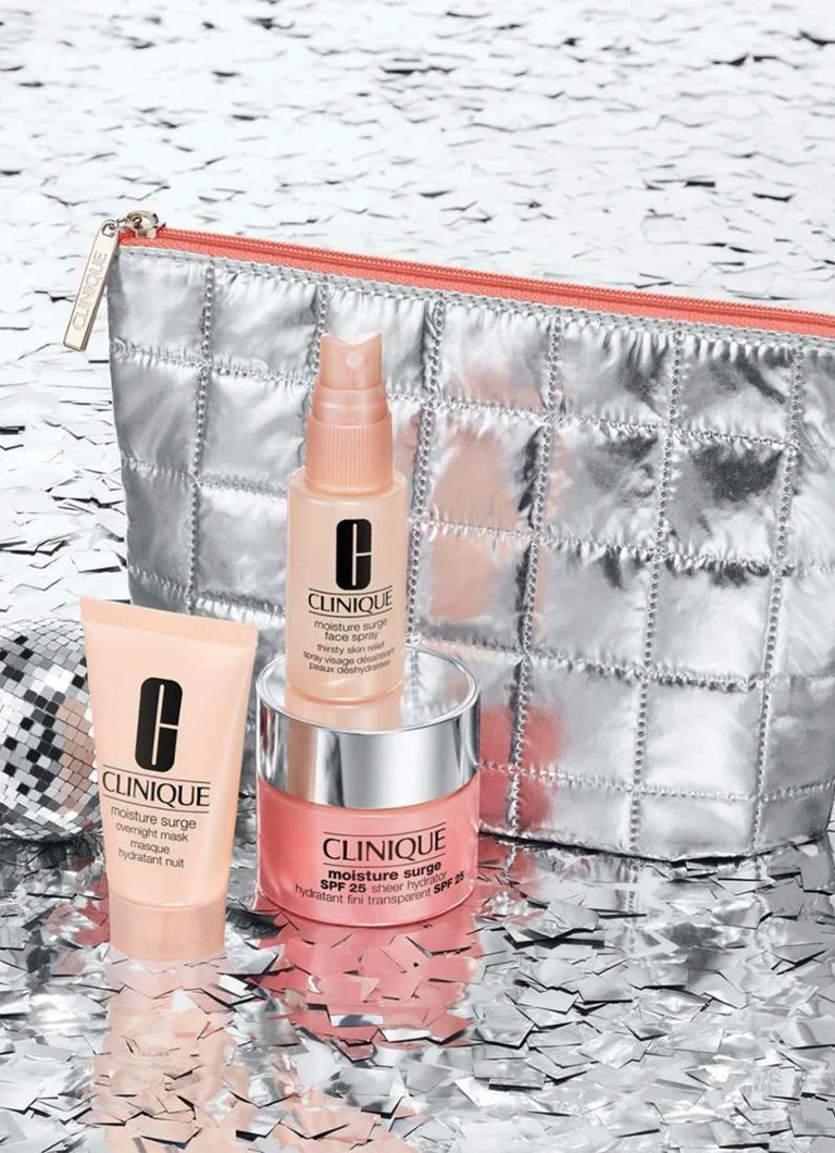 Set de îngrijire facială CLINIQUE cu hidratare și protecție solară - Set de îngrijire facială
