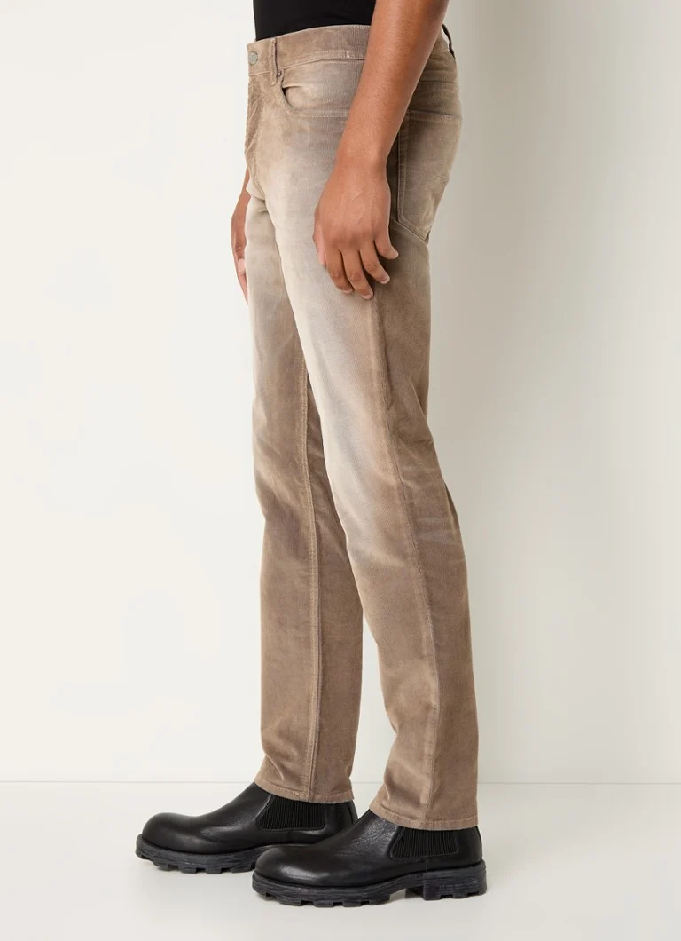 Diesel 2023 D-Finitive Tapered Jeans mit Washed-Finish