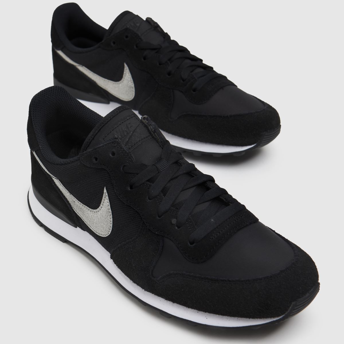 Nike Internationalist – Svarta och vita träningsskor